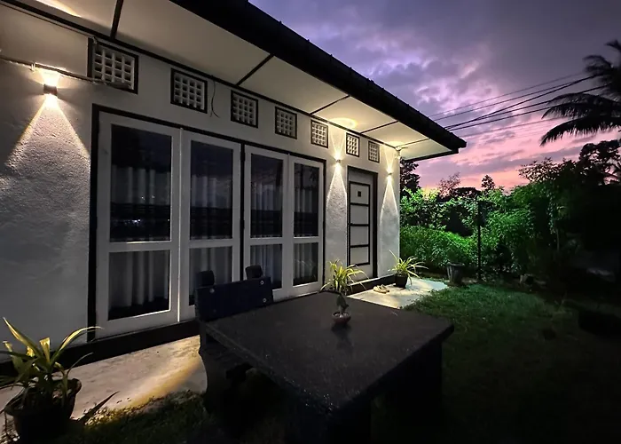 Sunny Surf Villa Weligama