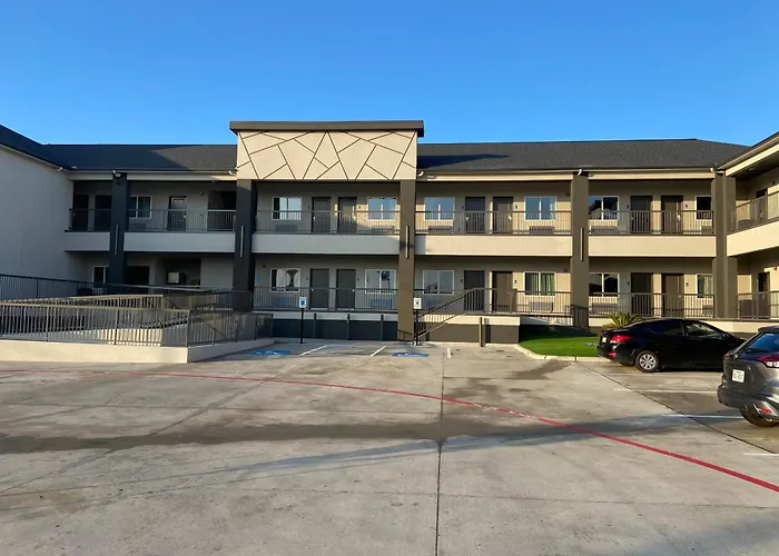 Liv Inn & Suites Houston