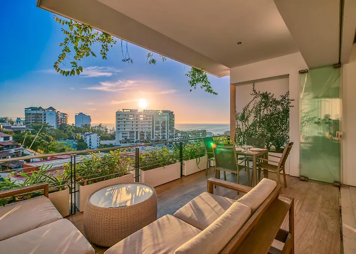 Ocean View Luxury Condo - Walk To The Beach, Clubs And Restaurants Puerto Vallarta