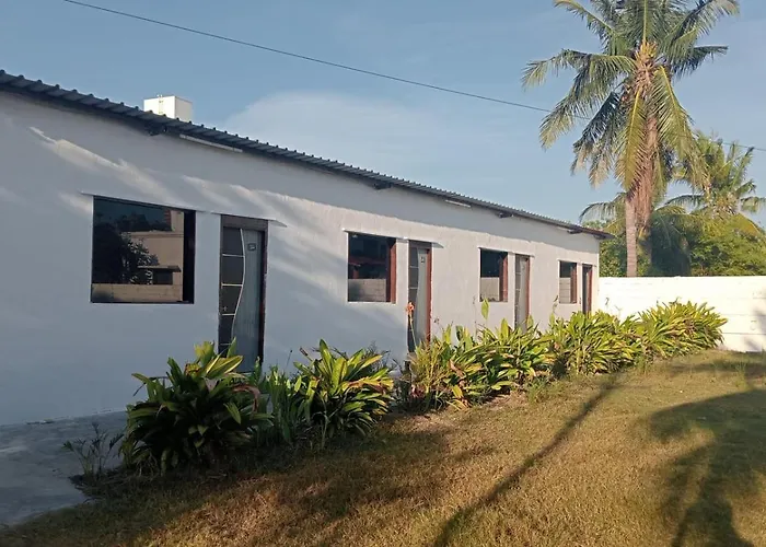 Spacious Ac Rooms With Swimming Pool Access Covelong
