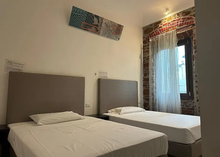 New Generation Hostel Como Lake