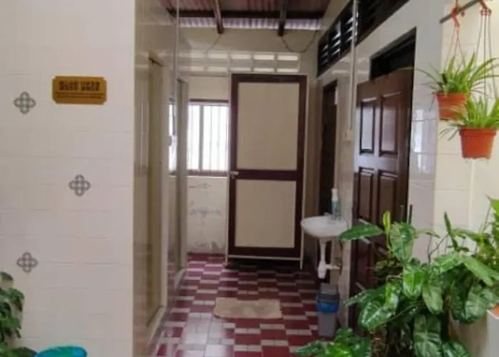 Carnarvon House Hotel George Town