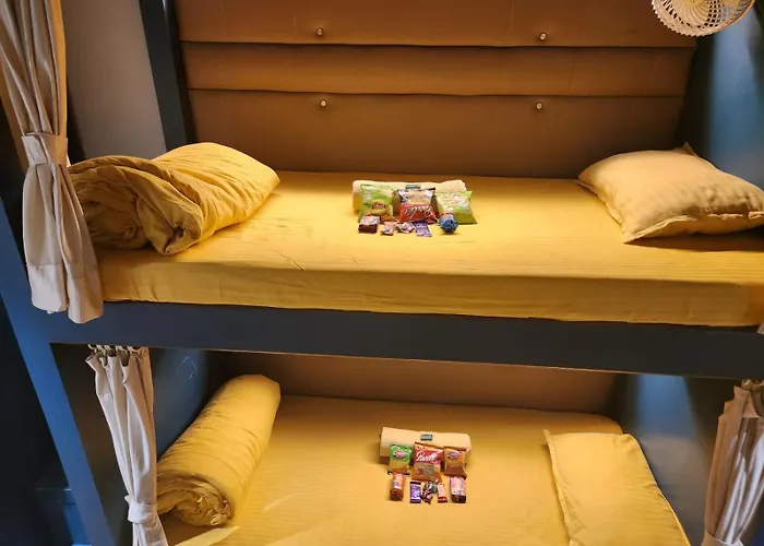 Sinhassan Dormitory Hostel Juhu Mumbai
