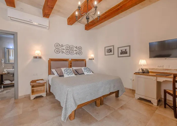 Mulberries Hotel Zabbar