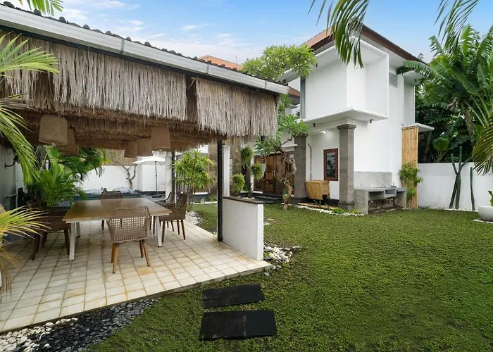 Villa Serenity Beautiful Beach Side Villa Large Garden Parking Sanur 