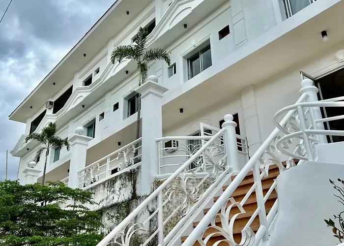 Oceana Bay Coron Hotel