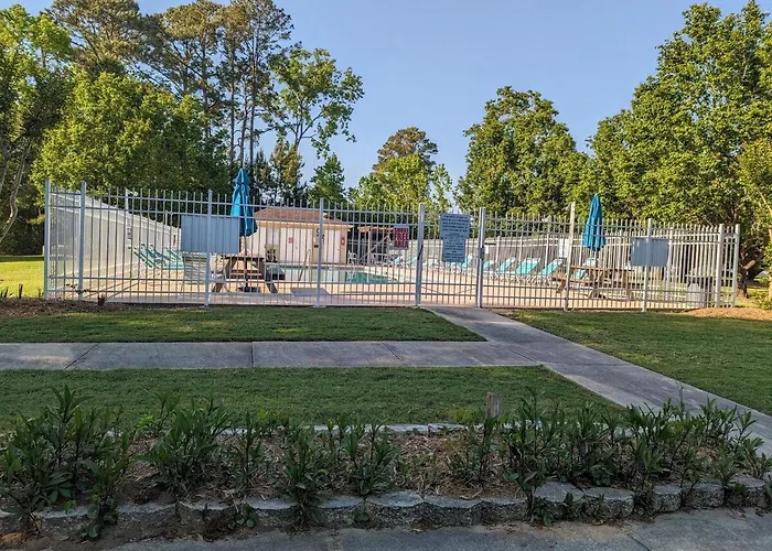 Centrally Located-Pools-Well Equipped Kitchen-Forest Views Myrtle Beach