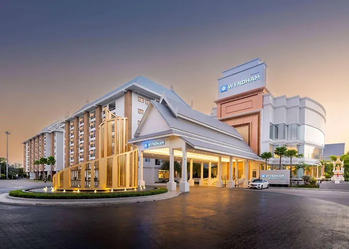 Wyndham Jomtien Pattaya Hotel Na Chom Thian