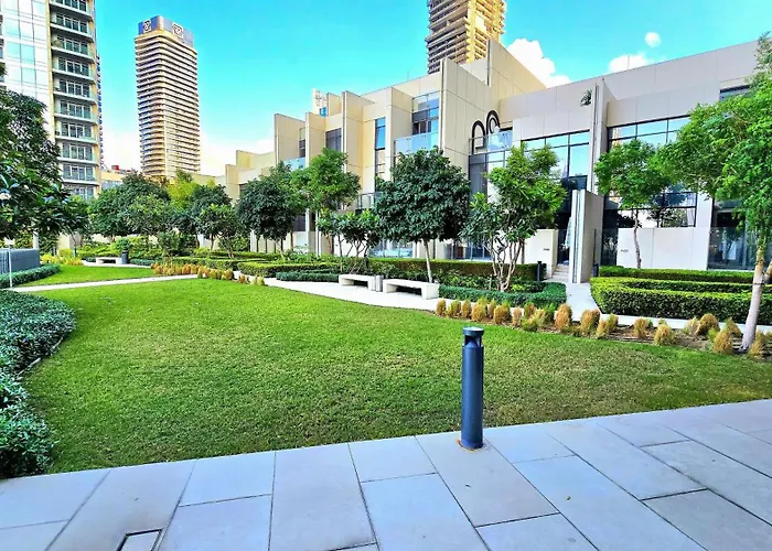 Full Burj Khalifa & Fountain Views Attached To Dubai Mall
