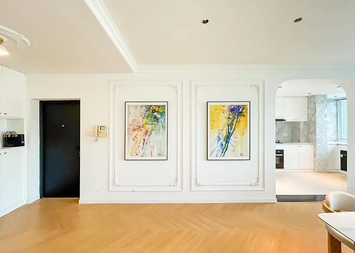 Eastern Hub - Bund Branch Simply Luxurious 4 King Beds, Big French Windows With Bund Views Apartment Shanghai