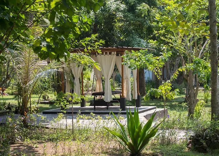 Puri Sari Beach Hotel Labuan Bajo
