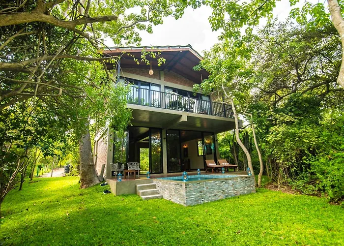 Flameback Eco Lodge - By Mountain Boutiques Luxury Collection Tissamaharama
