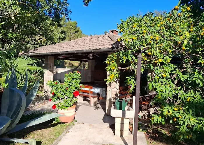Magnolia Garden, 12 Min Walk To The Beach Ankaran