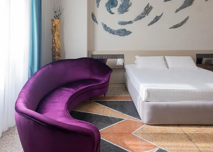 Atelier Ines Arts & Suites Naples
