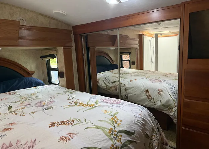 Outpost Rv Accomodation Fiordland Te Anau