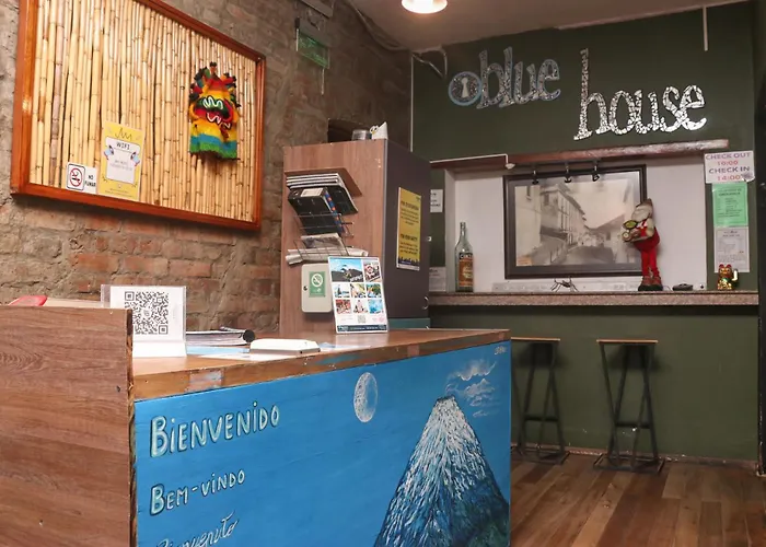 Blue House Youth Hostel Quito