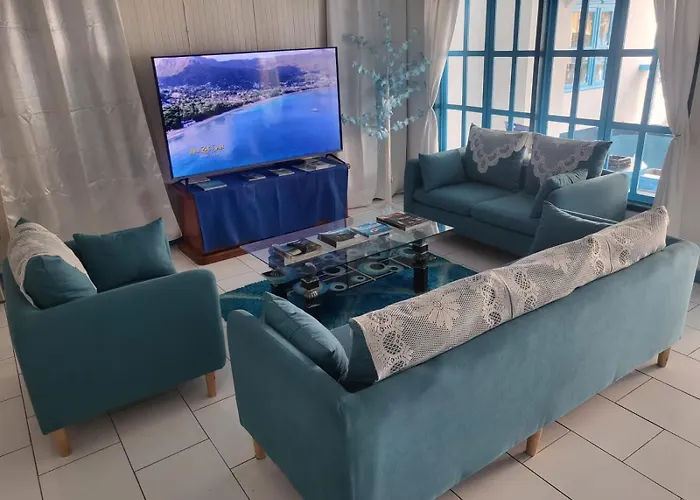 Le Chateau Bleu Anse aux Pins