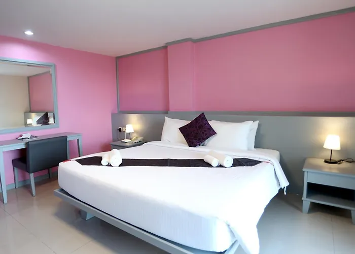 Convenient Grand Plus Hotel Suvarnabhumi Samut Prakan