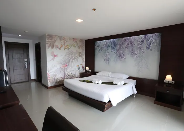 Convenient Grand Plus Hotel Suvarnabhumi Samut Prakan
