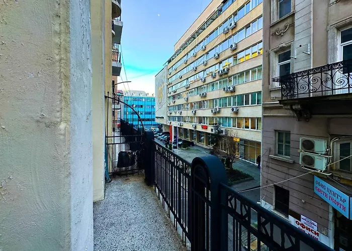 Center Stay Stylish 2Br Near Serdika Metro Sofia