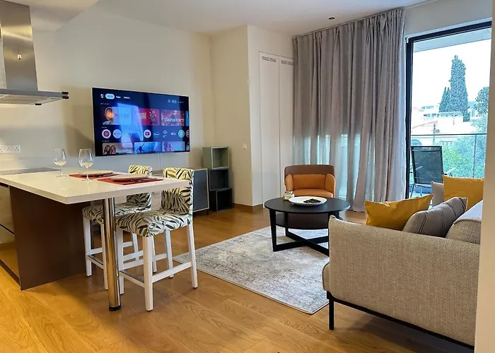 Lux Hub Spot-Νear European Uni Engomi Apartment Nicosia