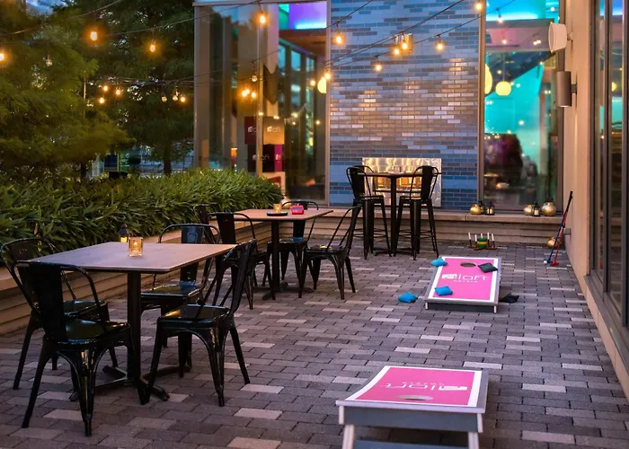 Aloft By Marriott Boston Seaport District Hotel
