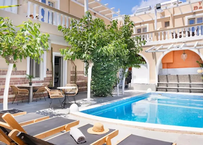 Danae Villa Fira 