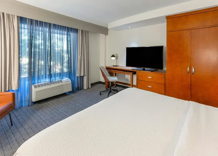 Courtyard By Marriott Wichita At Old Town Hotel