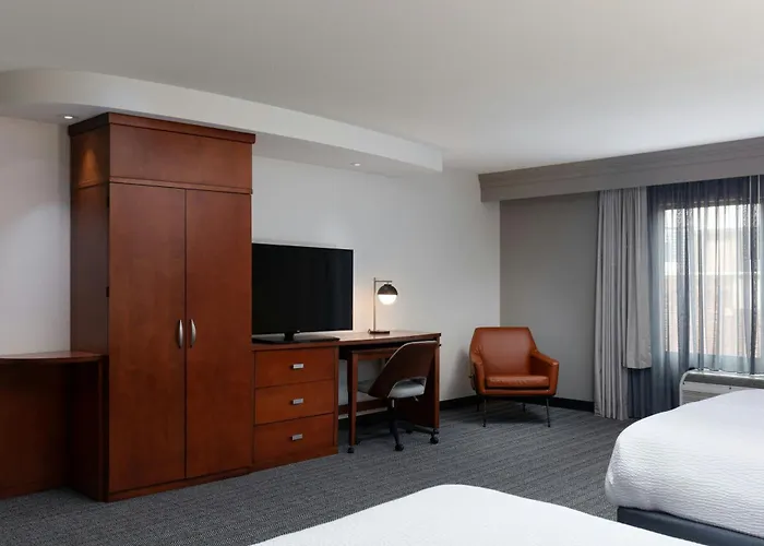 Courtyard By Marriott Wichita At Old Town Hotel