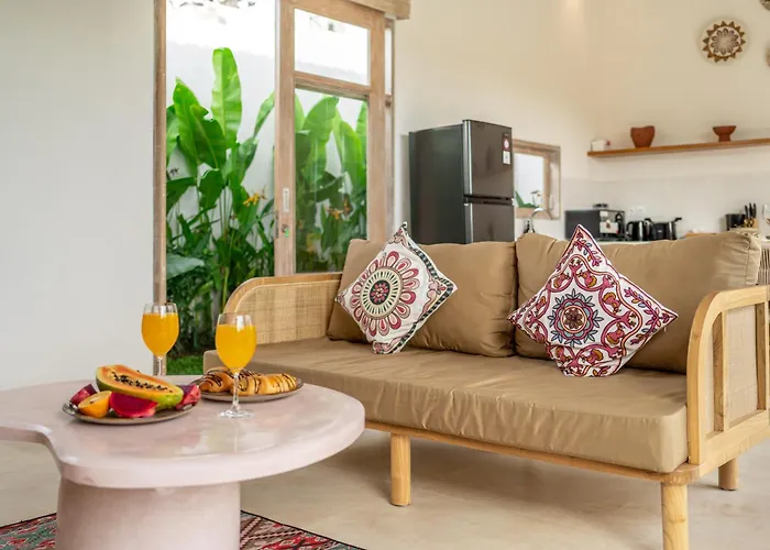 Bambola - Spacious Patio Villa With Large Private Pool Canggu 