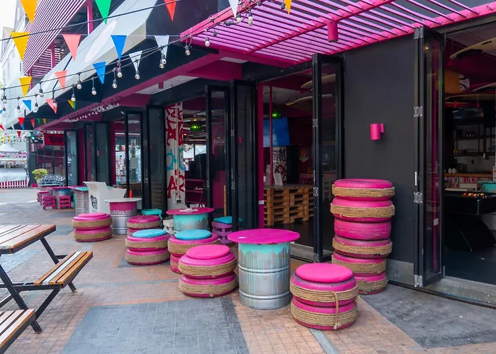 Slumber Surf Phuket Kata Hostel