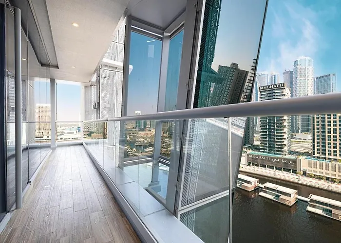 Cozy 1Br With Canal View, Pool & Gym Access Dubai