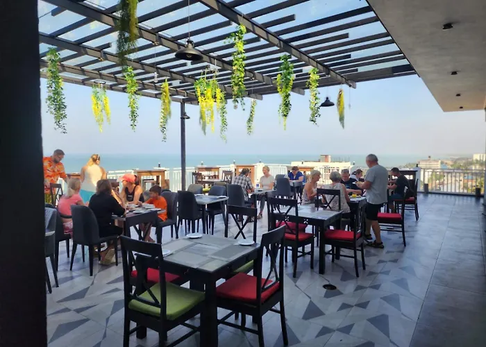 Ruvisha Beach Hotel Negombo