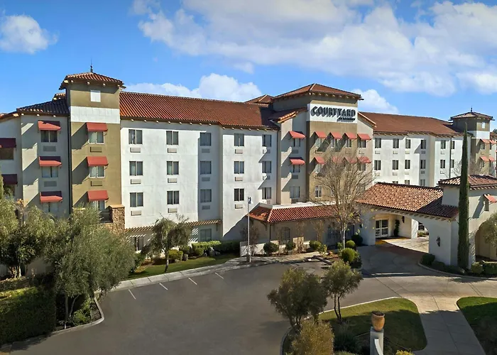 Courtyard By Marriott Paso Robles Hotel