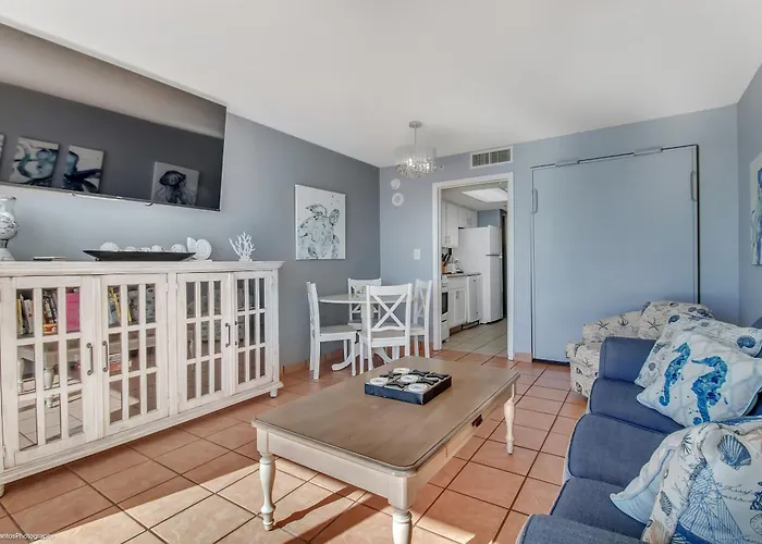 Updated 1 Bedroom Oceanfront Condo In Baywatch! Myrtle Beach