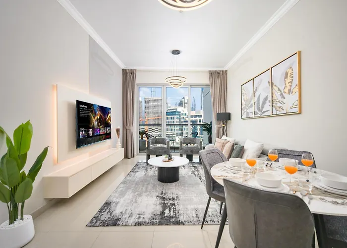1Br Stunning Canal & Burj View, Luxury Stay At Fairview Residency Dubai