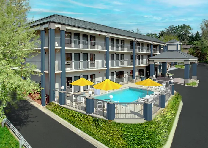 Clarion Pointe Biltmore Village Asheville