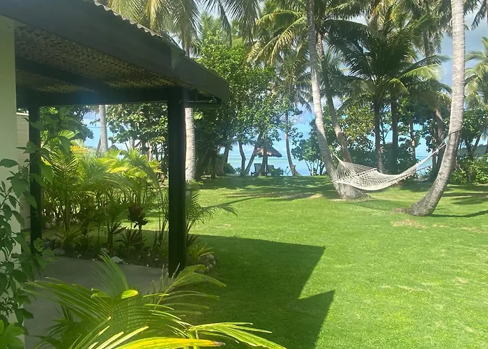 Coconut Beach Resort Tavewa Island