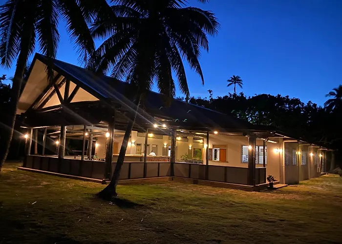 Coconut Beach Resort Tavewa Island