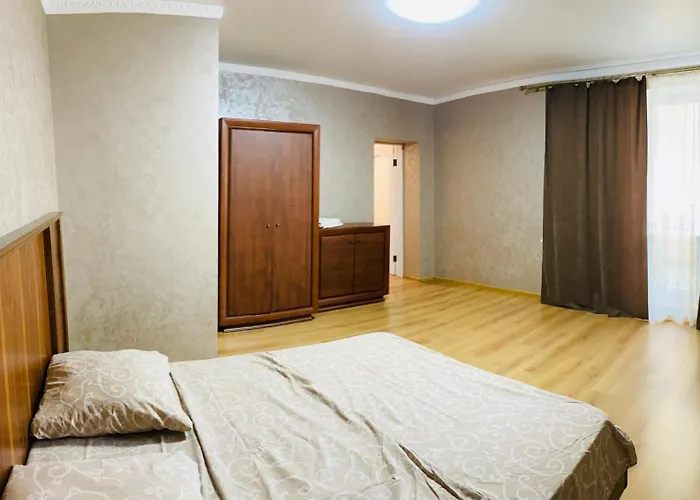 Промінь, Авангард Apartment Lutsk