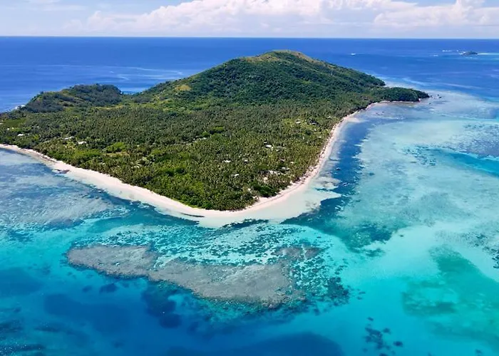 Coconut Beach Resort Tavewa Island
