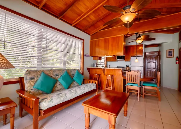 Coral Bay Villas San Pedro 