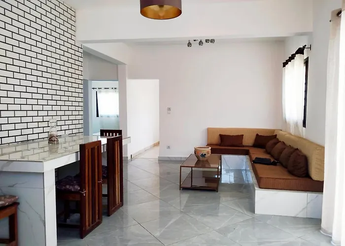 Residence Anjara Tanamakoa - Appartements Meubles A Tamatave Proche Centre Ville Toamasina