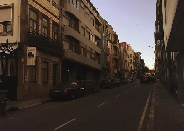 Porto'S Secret Backyard Apartment