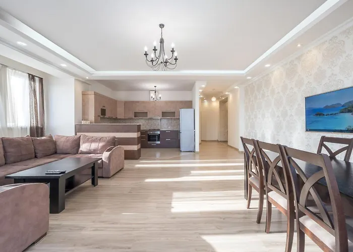 2 Bedrooms 2 Bathrooms Large And Lux Apartment Best Location Yerevan