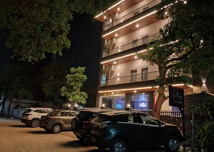 Emerald Suites Greater Noida