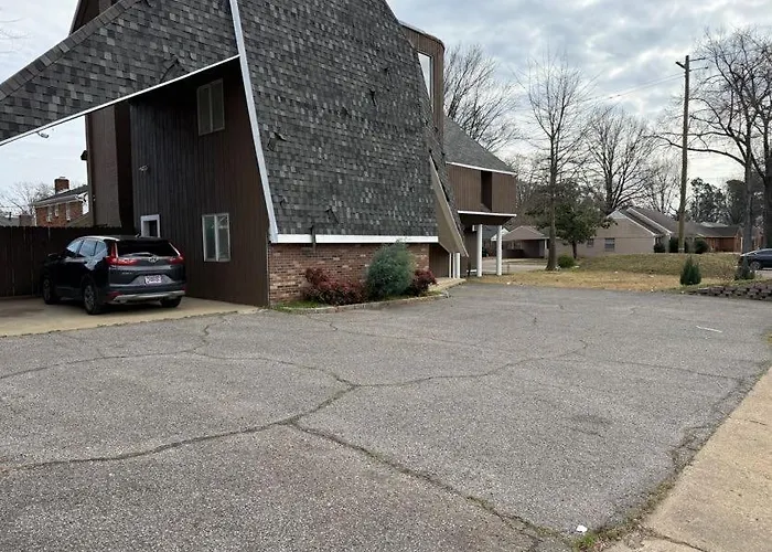 Stylish Remodeled 23 Large Beds Near Elvis Presley Villa Memphis
