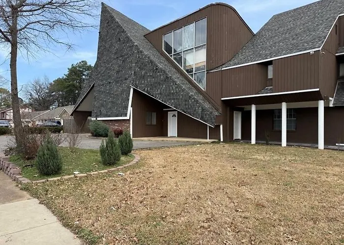 Stylish Remodeled 23 Large Beds Near Elvis Presley Villa Memphis