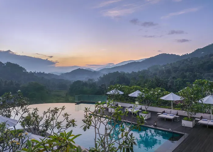 The Golden Crown Hotel Kandy