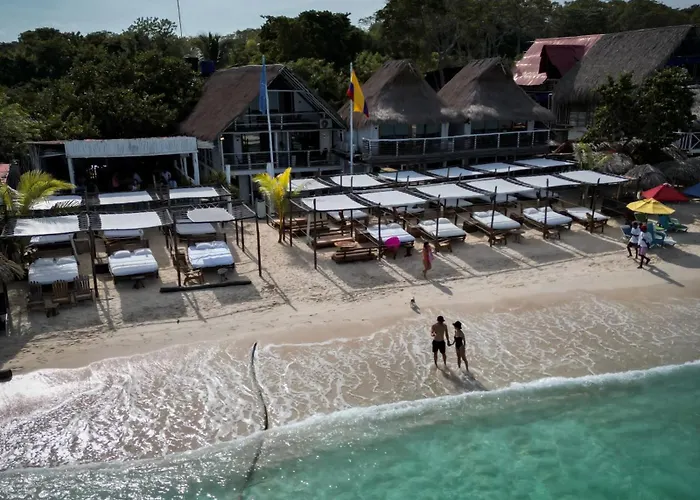 Nena Beach Club & Hotel Pendales